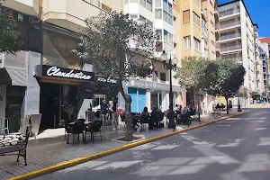 Clandestina Cafetería-Lounge image