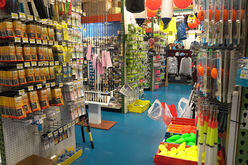 Outdoor Sports Store «Tampa Fishing Outfitters», reviews and photos, 3916 W Osborne Ave, Tampa, FL 33614, USA