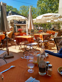 Atmosphère du Restaurant de spécialités provençales La récréation à Lourmarin - n°6