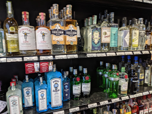 Liquor Store «Pearl Specialty Market & Spirits», reviews and photos, 900 NW Lovejoy St, Portland, OR 97209, USA