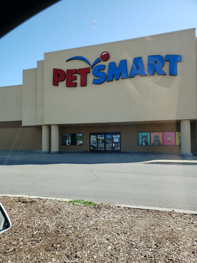 Pet Supply Store «PetSmart», reviews and photos, 20530 E 13 Mile Rd, Roseville, MI 48066, USA