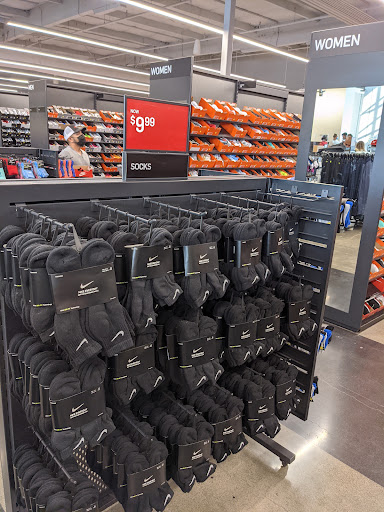 Sporting Goods Store «Nike Clearance Store», reviews and photos, 1275 Marina Blvd, San Leandro, CA 94577, USA