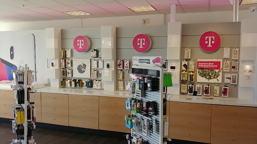 Cell Phone Store «T-Mobile», reviews and photos, 101 W Mineral Ave, Littleton, CO 80120, USA