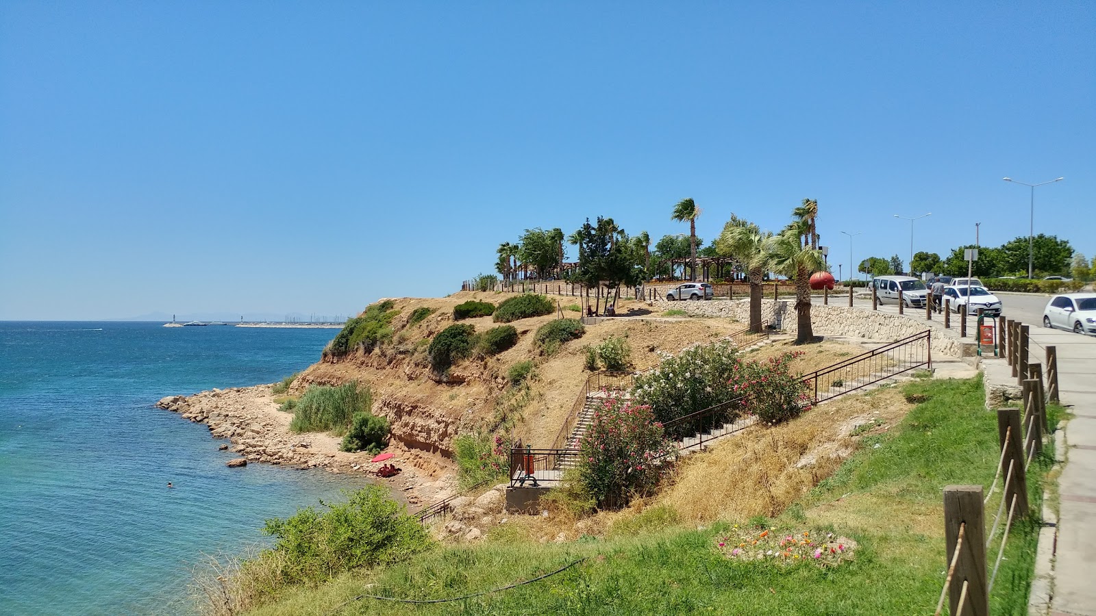 Foto di Didim beach III con una superficie del ciottolo leggero