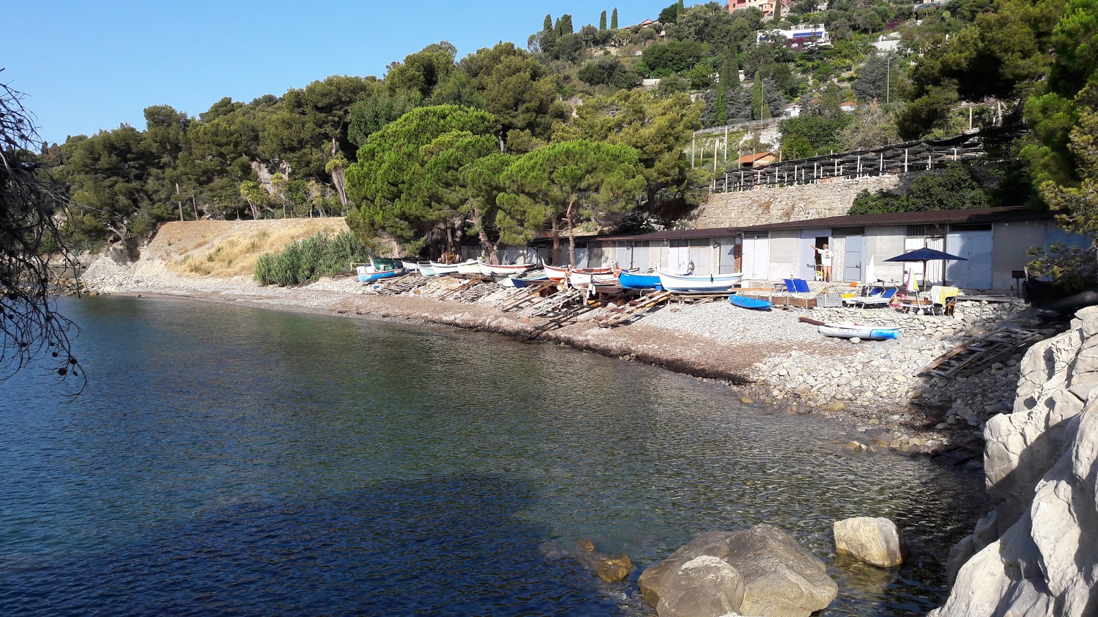 Foto di Punta de Barbanto con una superficie del sabbia con ciottolame