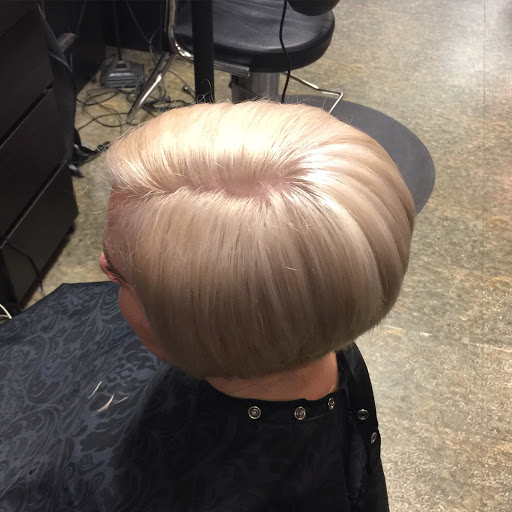 Beauty Salon «Village Vanity», reviews and photos, 135 Deer Park Ave, Babylon, NY 11702, USA