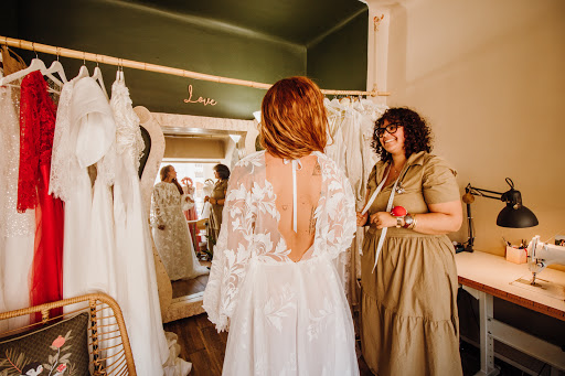 Robe De Mariée Sur Mesure À Marseille - Styliste Anthea N'DRI