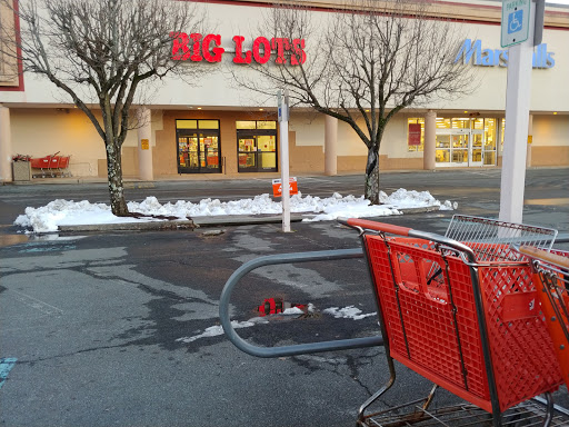 Shopping Mall «Seminole Square Shopping Center», reviews and photos, 200 Zan Rd, Charlottesville, VA 22901, USA