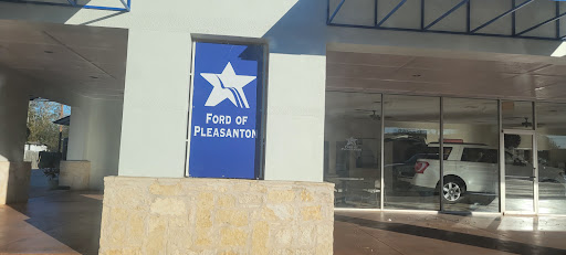 Ford Dealer «Kinsel Ford Pleasanton», reviews and photos, 121 S Main St, Pleasanton, TX 78064, USA
