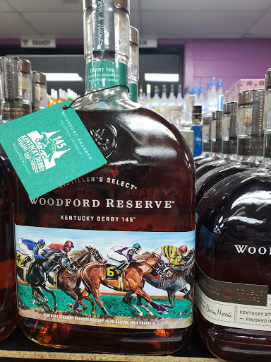 Liquor Store «WOW Wine & Liquor», reviews and photos, 36 S Willow Ave a, Cookeville, TN 38501, USA