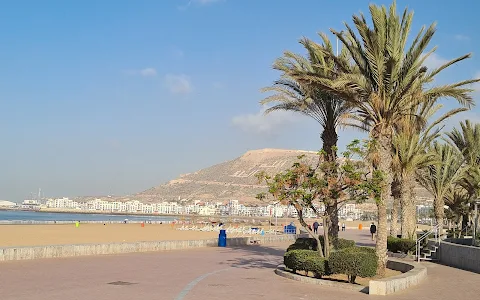 Corniche de la plage d'Agadir image