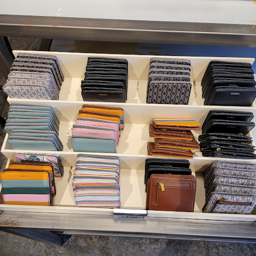 Watch Store «Fossil Outlet Store», reviews and photos, 18521 Outlet Blvd #725, Chesterfield, MO 63005, USA