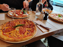 Pizza du Restaurant italien GEMINI LEGENDRE - Pasta & Pizze à Paris - n°15