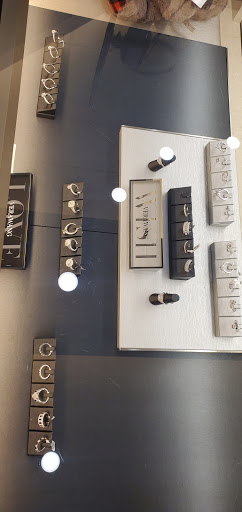 Jewelry Store «Jared The Galleria of Jewelry», reviews and photos, 195 Old Country Rd, Carle Place, NY 11514, USA