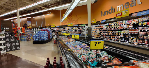 Shopping Mall «Barracks Rd Shopping Center», reviews and photos, 1117 Emmet St N, Charlottesville, VA 22903, USA