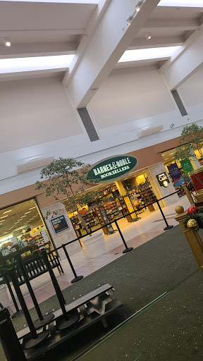 Book Store «Barnes & Noble», reviews and photos, 300 Neshaminy Mall, Bensalem, PA 19020, USA