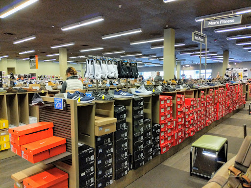 Shoe Store «DSW Designer Shoe Warehouse», reviews and photos, 17158 Redmond Way, Redmond, WA 98052, USA