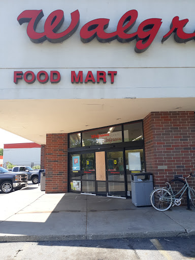 Walgreens, 2102 Green Bay Rd, Evanston, IL 60201, USA, 