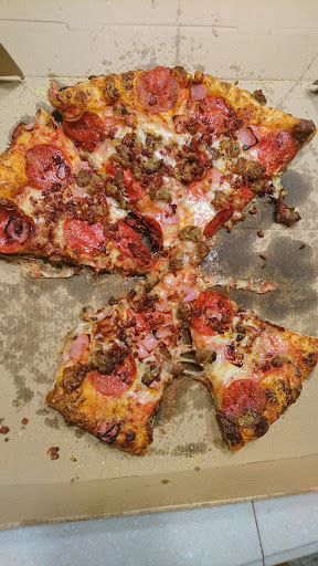 Pizza Restaurant «Alan D Liquor», reviews and photos, 2300 W Auburn Rd, Rochester Hills, MI 48309, USA