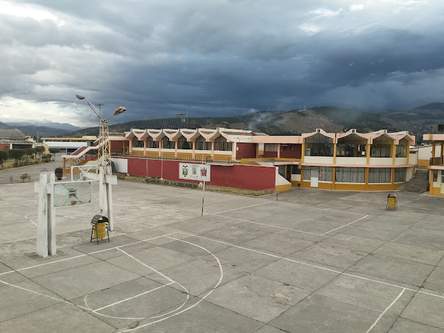 Opiniones de Colegio Exp. Capitan Edmundo Chiriboga en Riobamba - Escuela