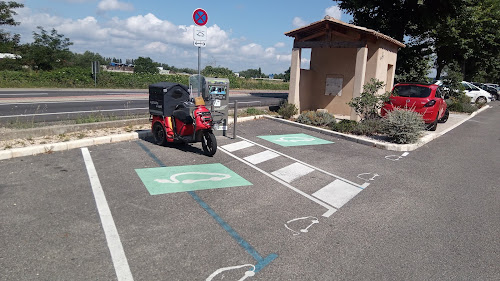 Borne de recharge de véhicules électriques VAUCLUS'Elec Charging Station Mornas