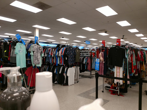 Clothing Store «Ross Dress for Less», reviews and photos, 12115 Biscayne Blvd, North Miami, FL 33181, USA