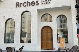 Arches Coffee مقهى ارتشز image