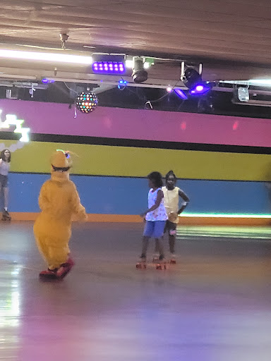 Sporting Goods Store «Hyde Park Roller Magic», reviews and photos, 4178 Albany Post Rd, Hyde Park, NY 12538, USA