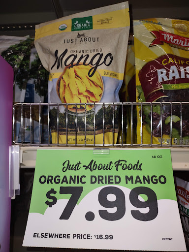 Grocery Store «Grocery Outlet Bargain Market», reviews and photos, 130 Nut Tree Pkwy, Vacaville, CA 95687, USA