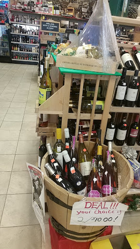 Liquor Store «Valencia Liquor & Wine Shop», reviews and photos, 1231 E Main St, Meriden, CT 06450, USA