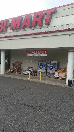Bi-Mart, 3225 Pacific Ave, Forest Grove, OR 97116, USA, 