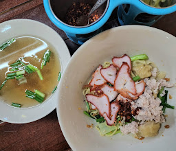 ลุงหมูเตาถ่าน บะหมี่เกี๊ยวริมน้ำ สาขา2 photo