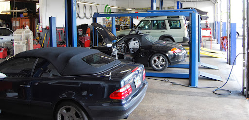 Auto Repair Shop «Euro Auto Performance», reviews and photos, 299 E Oakland Park Blvd, Oakland Park, FL 33334, USA