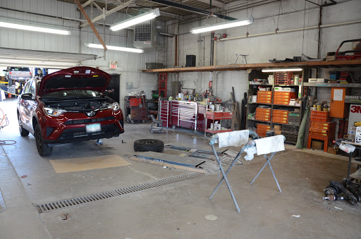 Auto Body Shop «Tri-City Auto, Inc.», reviews and photos, 110 Randall Rd, St Charles, IL 60174, USA