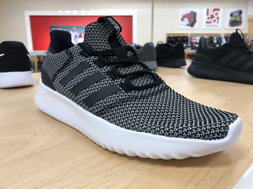 Shoe Store «Famous Footwear», reviews and photos, 3606 Metro Dr, Council Bluffs, IA 51501, USA