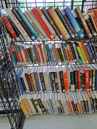 Thrift Store «Guadalupe & Rural Goodwill Goodwill Retail Store & Donation Center», reviews and photos, 805 E Guadalupe Rd, Tempe, AZ 85283, USA