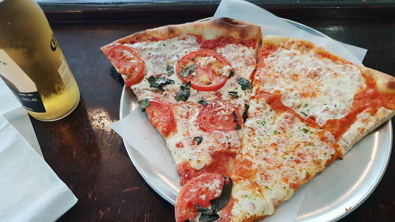 #1 best pizza place in Brooklyn - Front Street Pizza