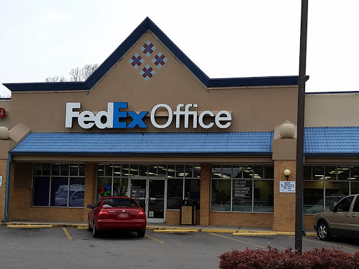 Print Shop «FedEx Office Print & Ship Center», reviews and photos, 10205 Kingston Pike, Knoxville, TN 37922, USA