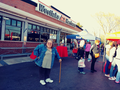 Hardware Store «Westlake Ace Hardware 059», reviews and photos, 1000 Westport Rd, Kansas City, MO 64111, USA