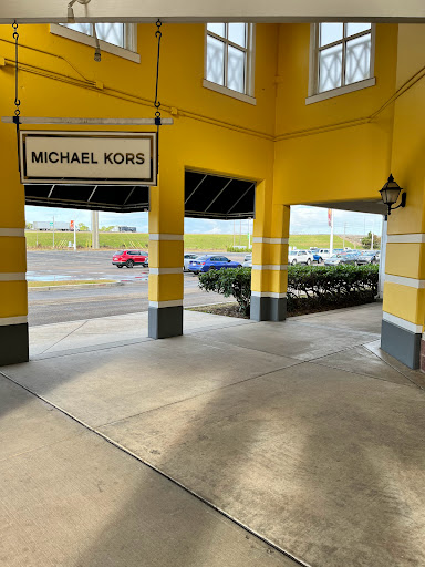 Fashion Accessories Store «Michael Kors», reviews and photos, 10355 Factory Shop Blvd #355, Gulfport, MS 39503, USA