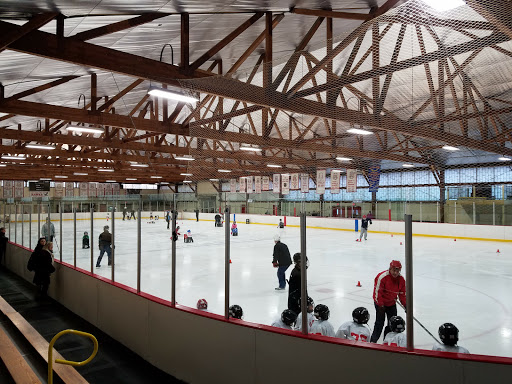 Veterans Memorial Skating Rink