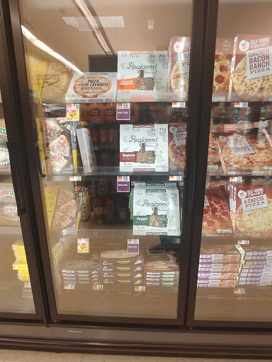 Grocery Store «Giant», reviews and photos, 61 Catoctin Cir NE, Leesburg, VA 20176, USA