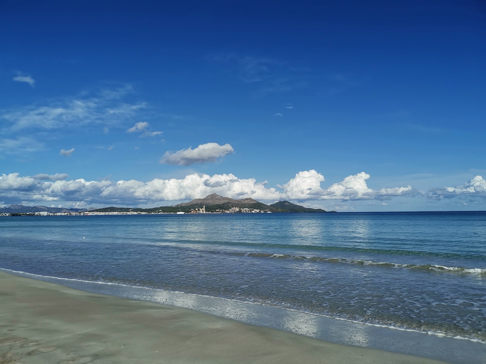 Foto av Alcudia Beach 2 bekvämlighetsområde