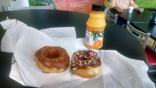 Donut Shop «Wilson Doughnut Shop», reviews and photos, 525 Tarboro Street Annex SW, Wilson, NC 27893, USA