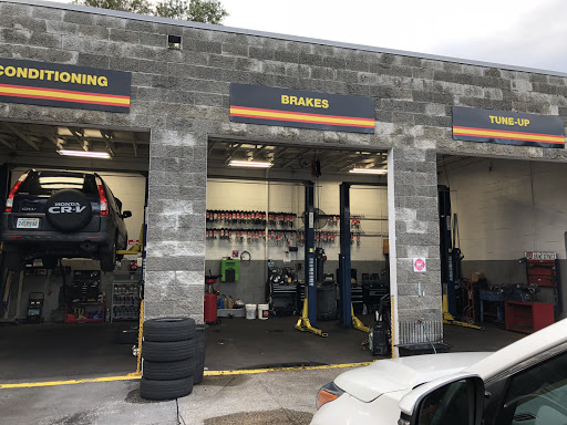 Auto Repair Shop «Meineke Car Care Center», reviews and photos, 7625 University Blvd, Winter Park, FL 32792, USA