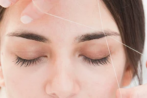 Eyebrow Design Center image