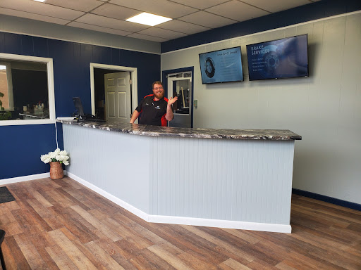 Auto Repair Shop «Complete Automotive Repair Inc.», reviews and photos, 2336 Palumbo Dr, Lexington, KY 40509, USA