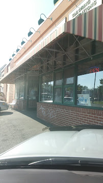 Maple Laundromat dry cleaners and laundry svc tayloring and alterations - Photo 5 - Car repair in Hartford, CT, Hartford