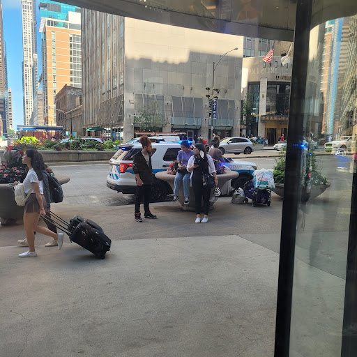 Department Store «Nordstrom Rack Chicago Avenue», reviews and photos, 101 E Chicago Ave, Chicago, IL 60611, USA