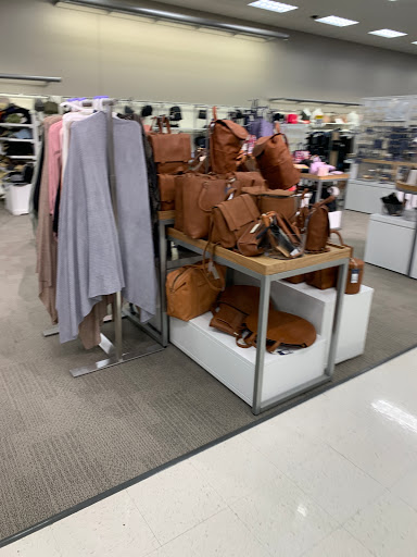 Department Store «Target», reviews and photos, 1111 Brook Forest Ave, Shorewood, IL 60404, USA